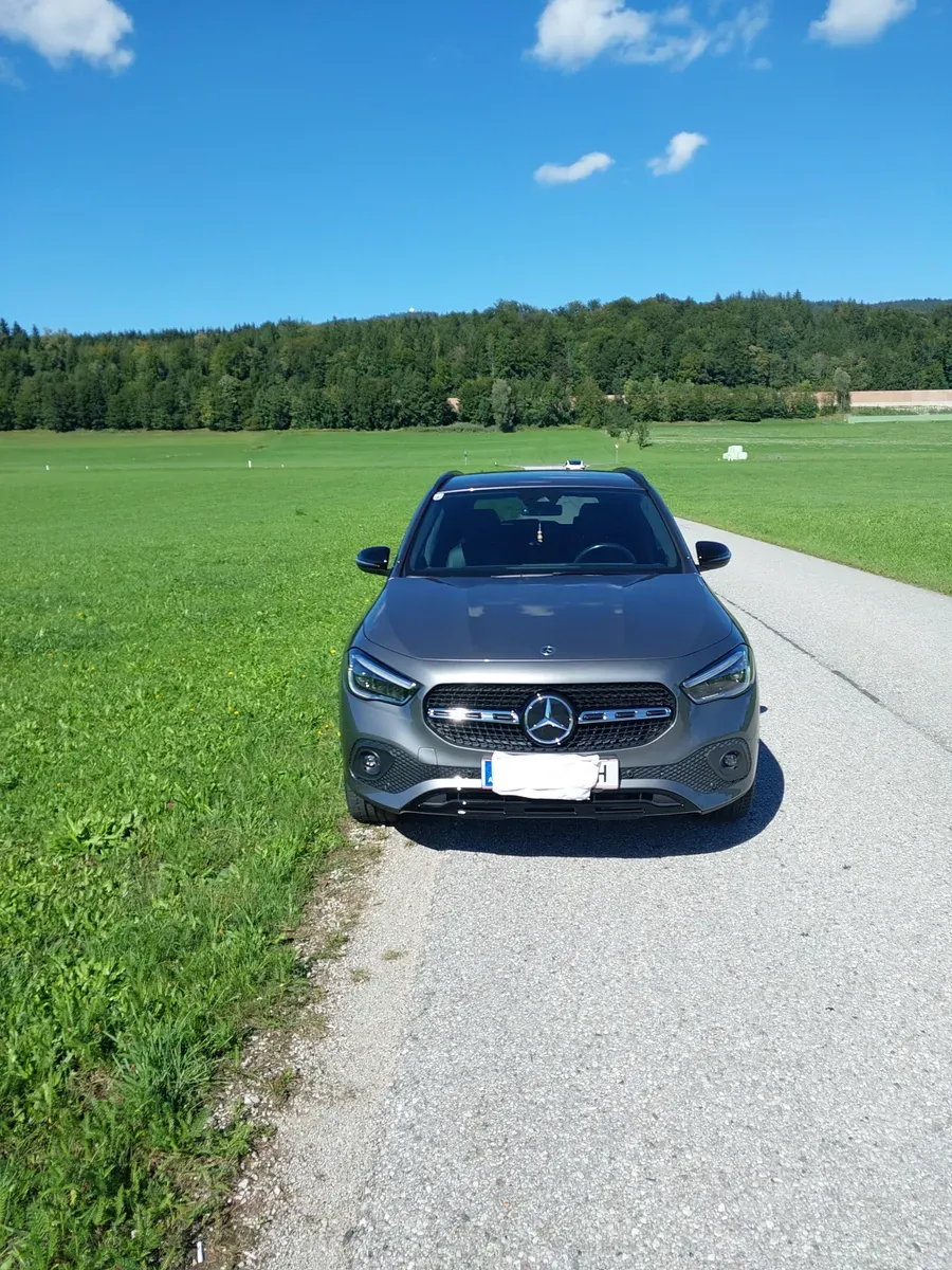 Mercedes-Benz Gla Class 2022 photo 2