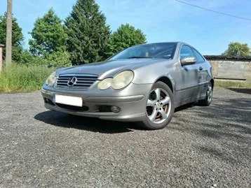 Mercedes-Benz C230