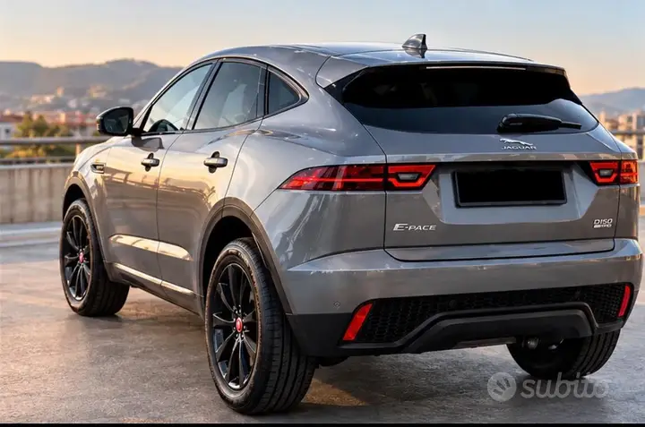 Jaguar E-Pace 2018 photo 2