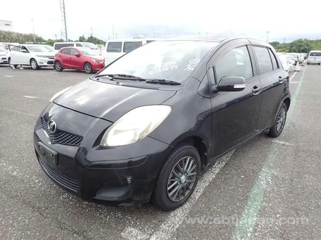 Toyota Vitz F 2010 photo 2