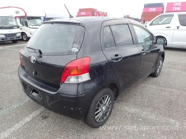 Toyota Vitz F 2010 photo 4