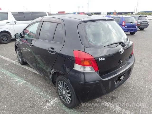 Toyota Vitz F 2010 photo 3