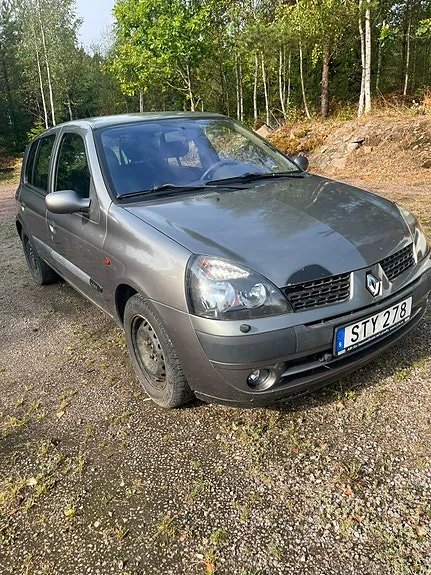 Renault Clio 2002 photo 2