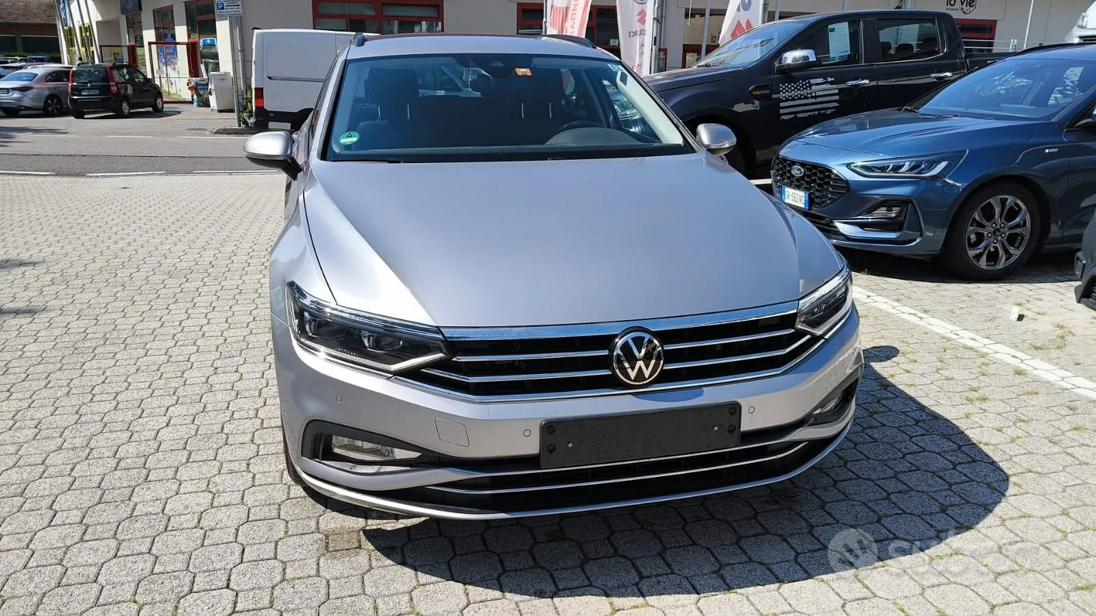 Volkswagen Passat 2023 photo 2