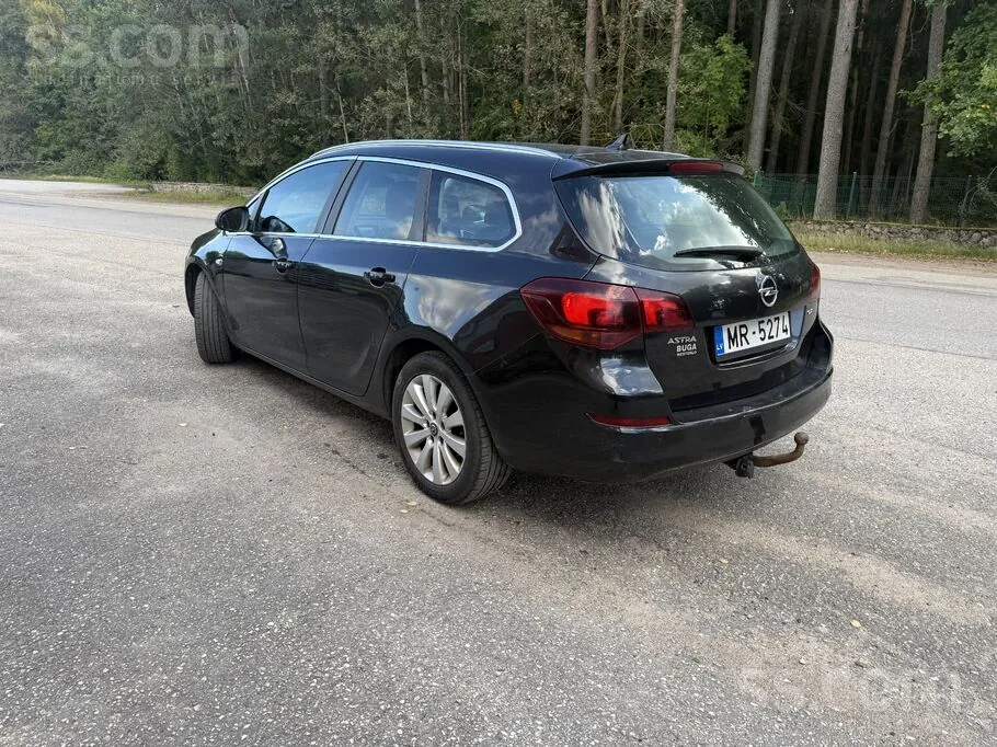Opel Astra 2012 photo 3