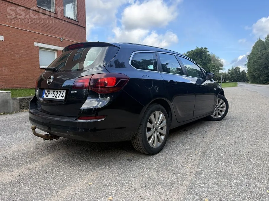 Opel Astra 2012 photo 4