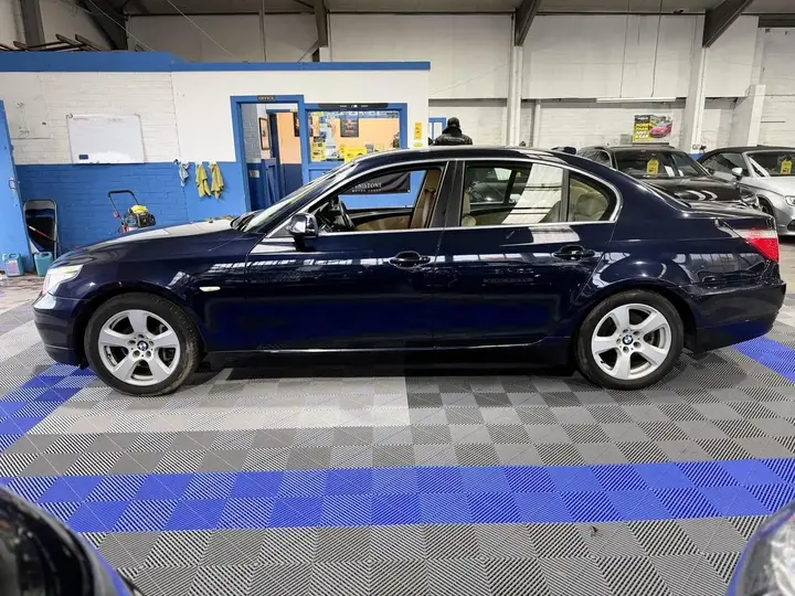 BMW 5 Series 2008 photo 2