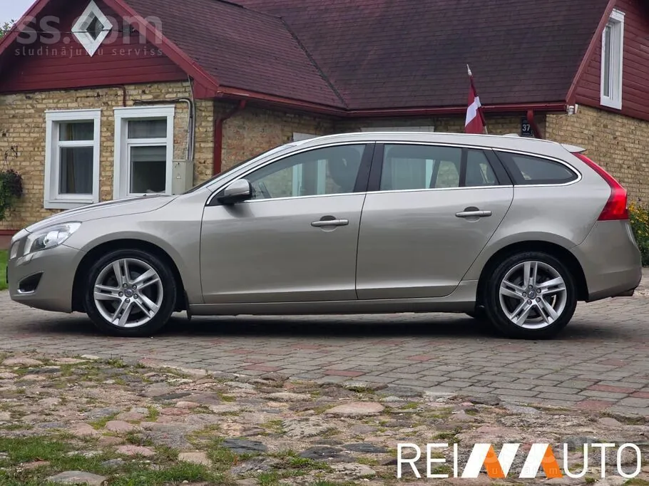 Volvo V60 2011 photo 2