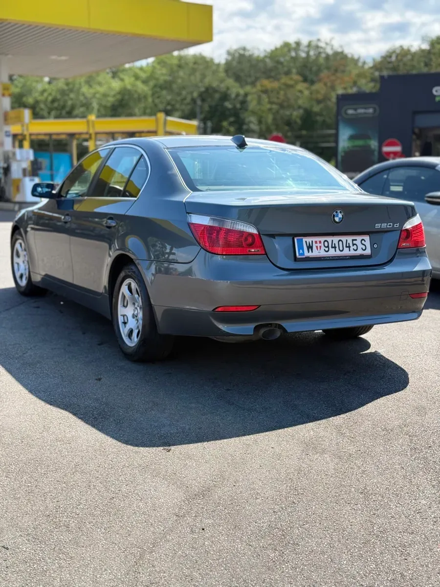 BMW 5 Series 2006 photo 2