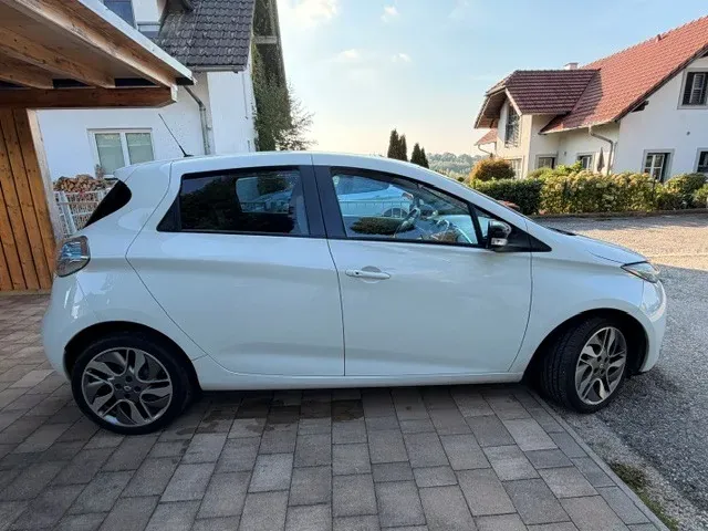 Renault Zoe 2015 photo 2