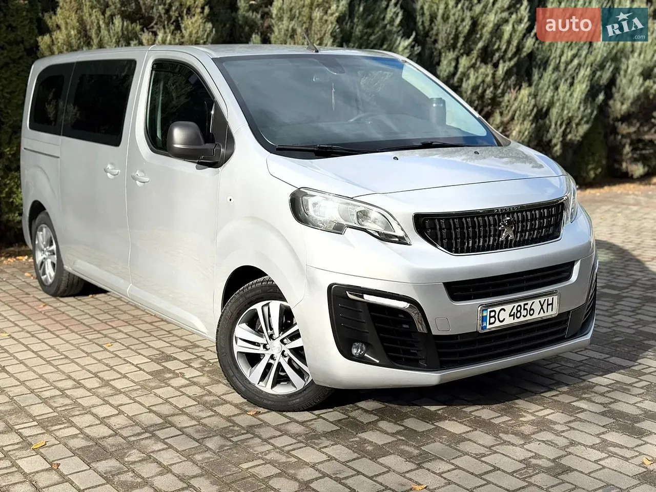 Peugeot Traveller 2017 photo 2