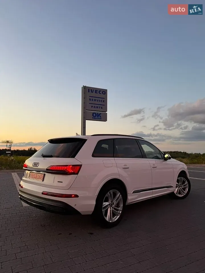 Audi Q7 2022 photo 5