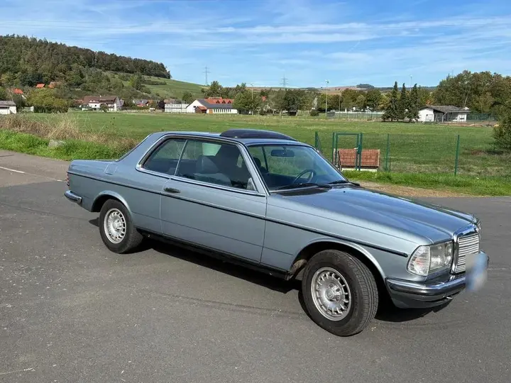 Mercedes-Benz W123