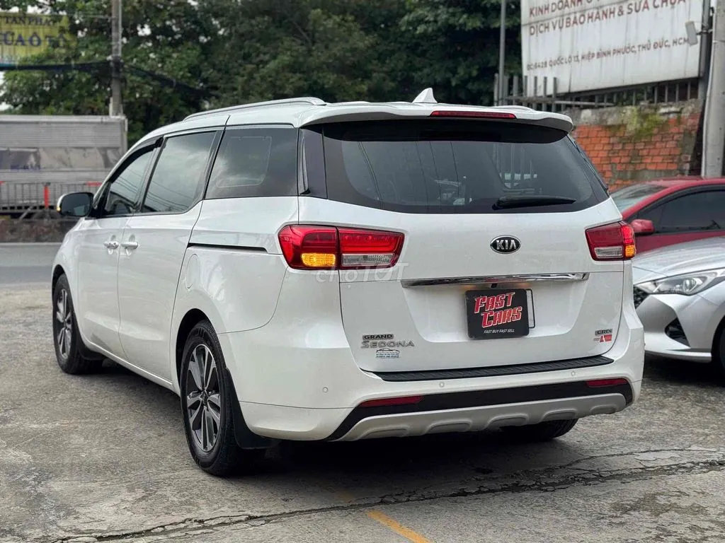 Kia Sedona 2017 photo 4