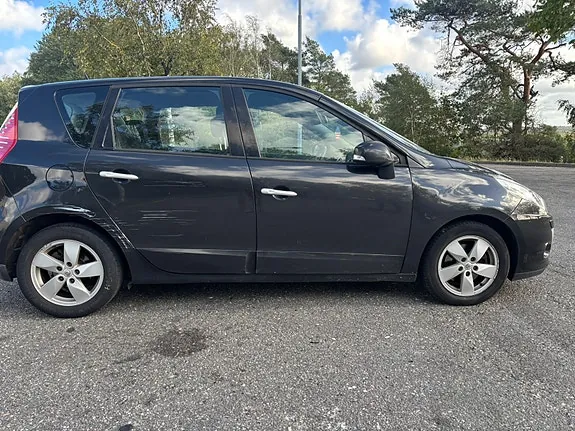 Renault Scenic Iii 2010 photo 2