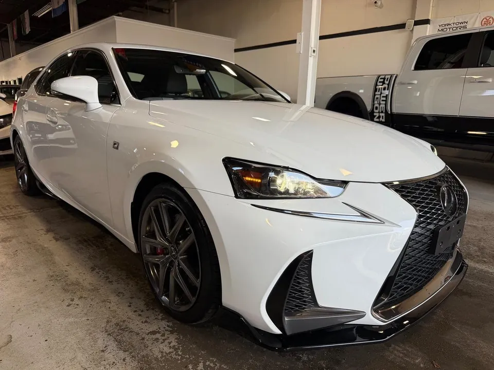 Lexus Is 2019 photo 5