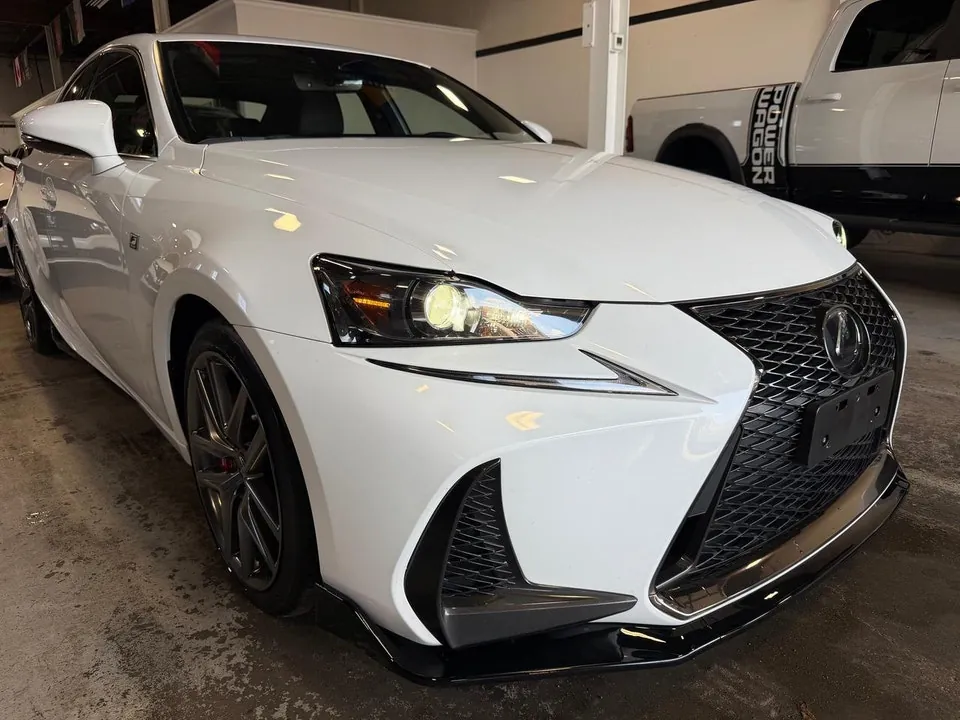 Lexus Is 2019 photo 4