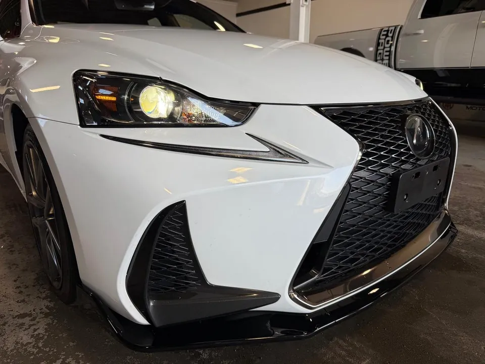 Lexus Is 2019 photo 3