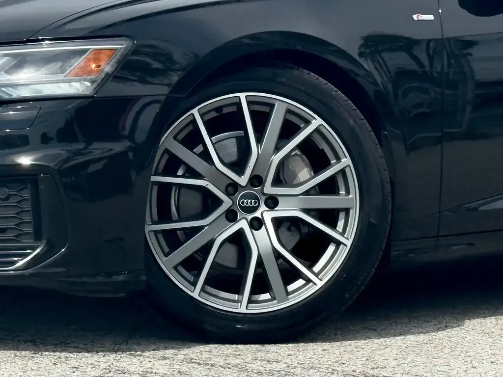 Audi A6 2022 photo 2