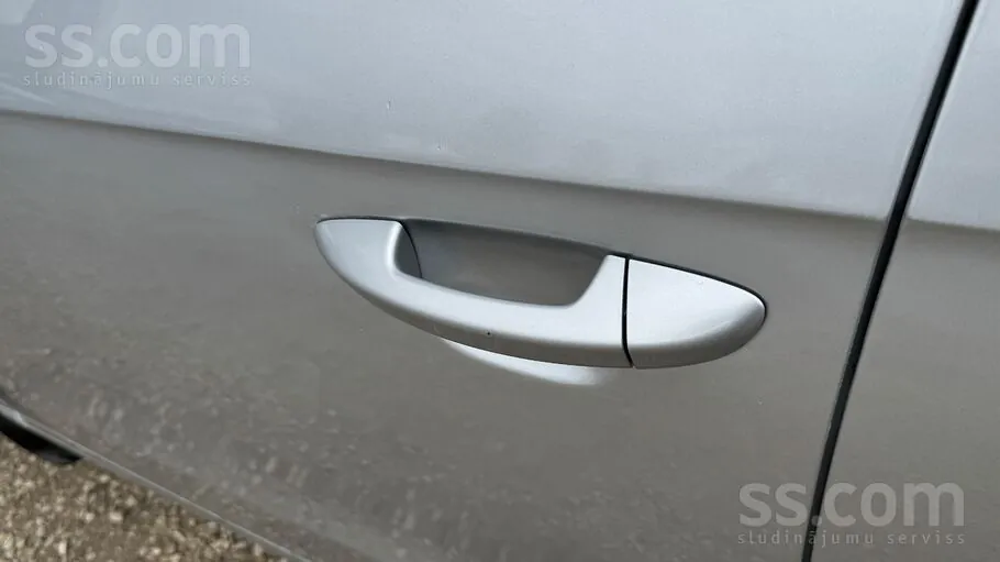 Volkswagen Passat 2011 photo 5