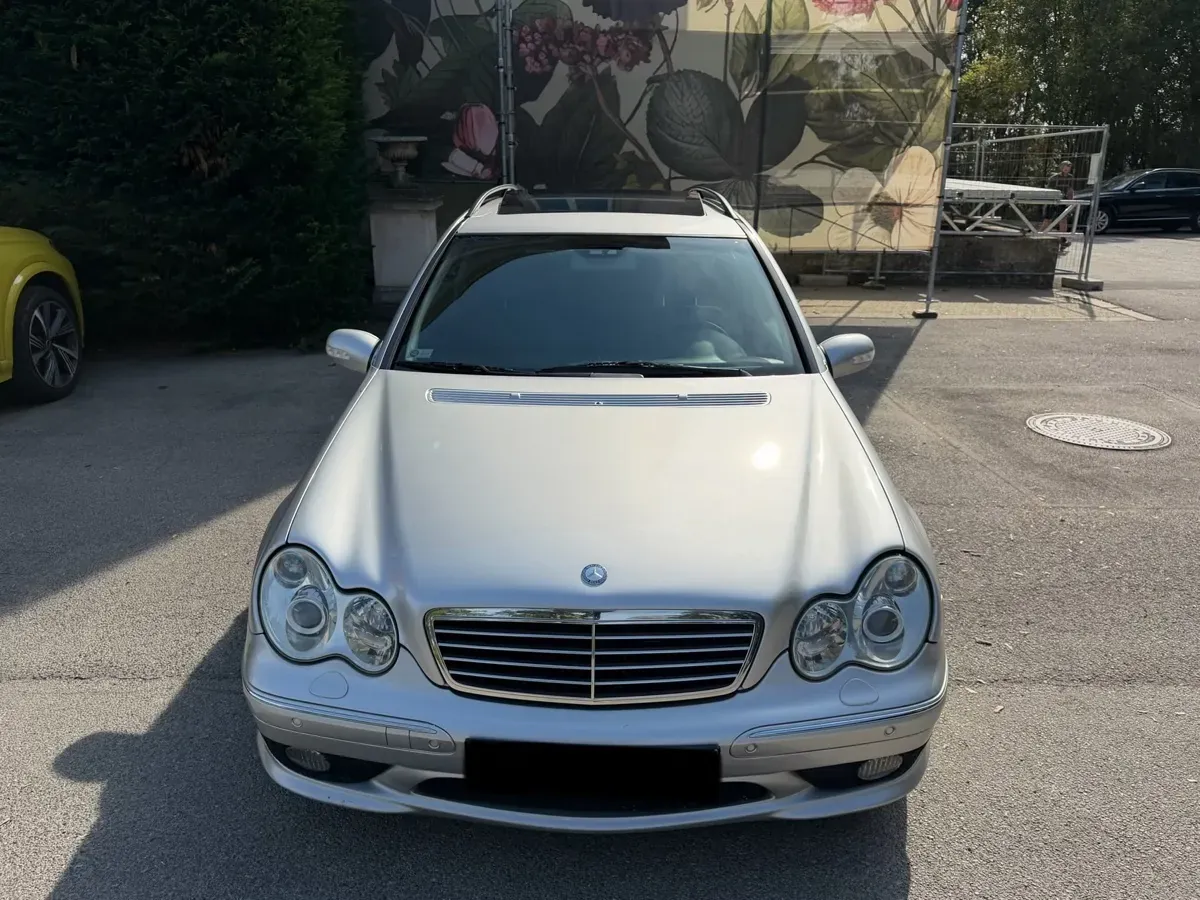 Mercedes-Benz C-Class 2004 photo 2