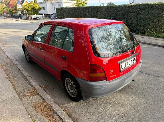 Toyota Starlet 1997 photo 3