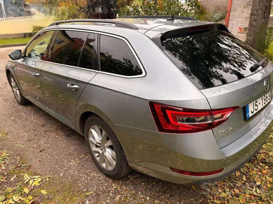 Skoda Superb 2019 photo 4
