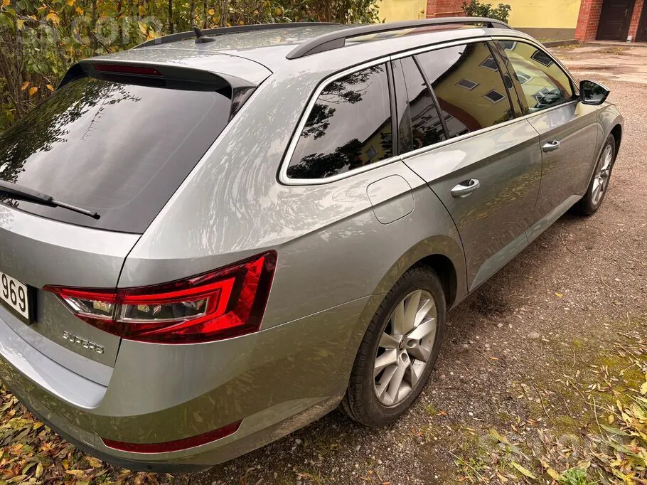 Skoda Superb 2019 photo 5