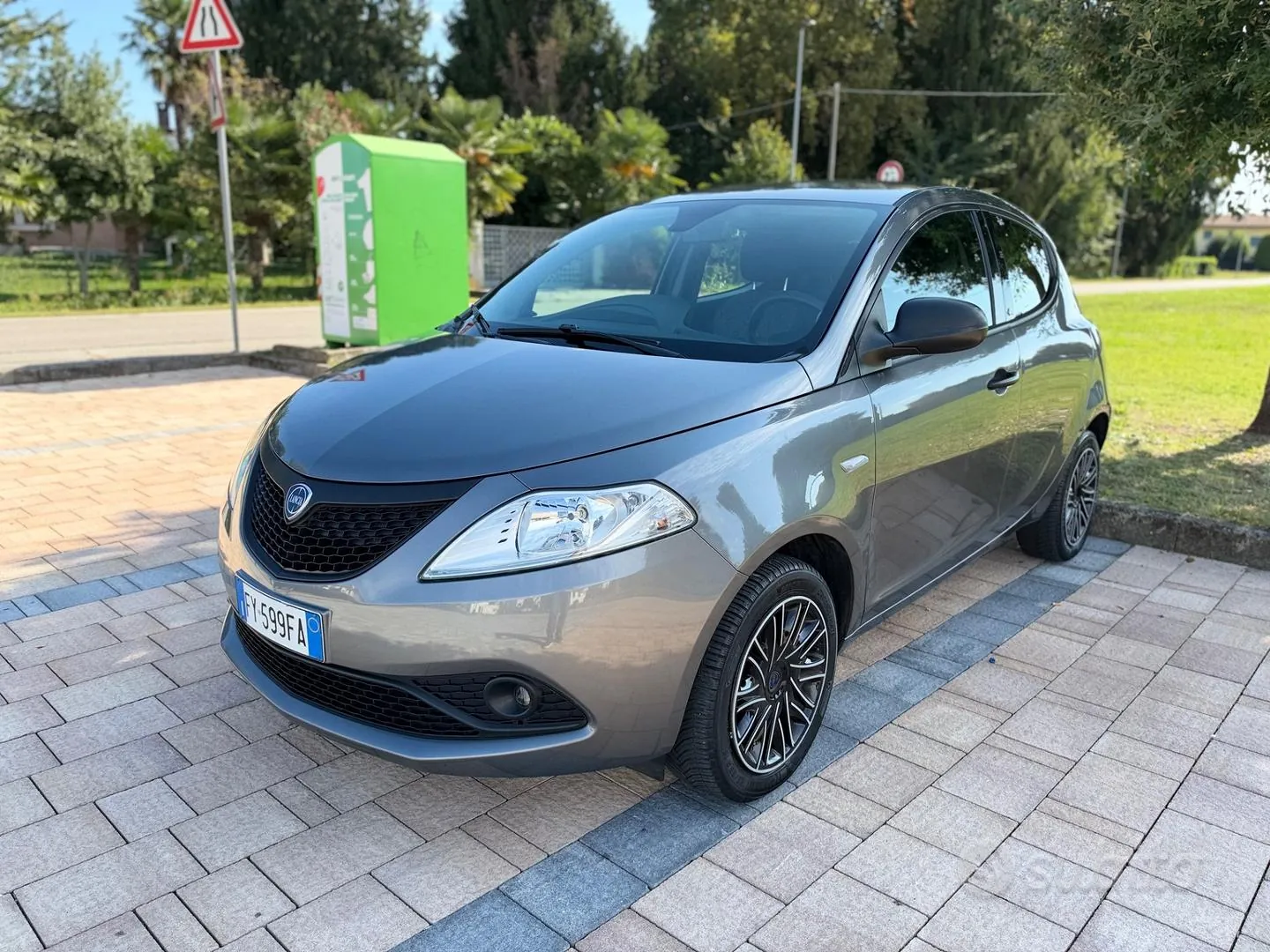 Lancia Ypsilon