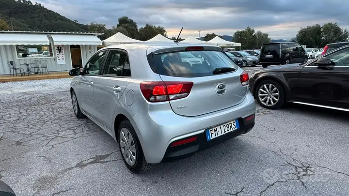 Kia Rio 2017 photo 5