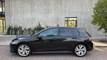 Volkswagen Golf 2024 photo 2