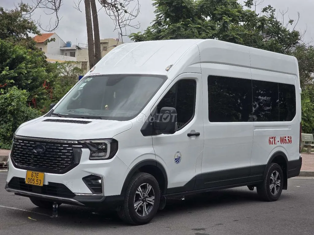 Ford Transit 2024 photo 2
