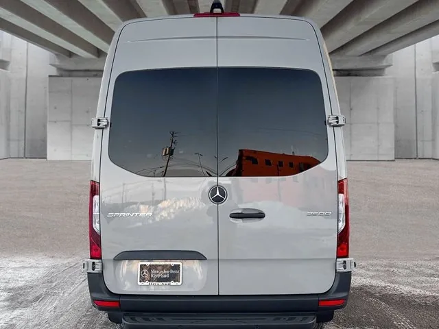 Mercedes-Benz Sprinter 2025 photo 4