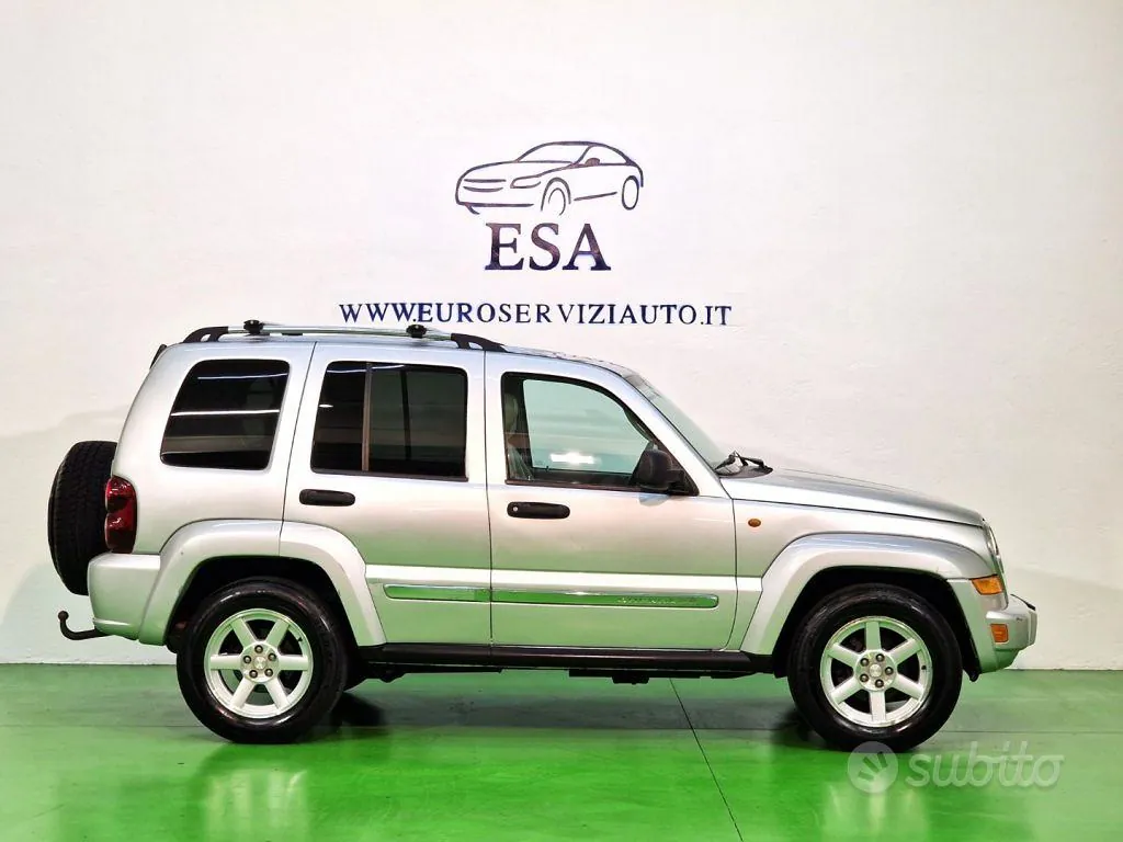Jeep Cherokee 2005 photo 3