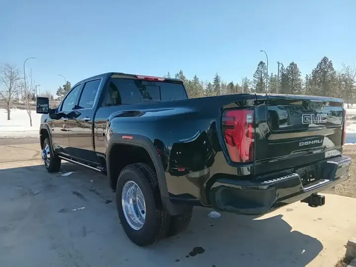 GMC Sierra 3500Hd 2026 photo 5