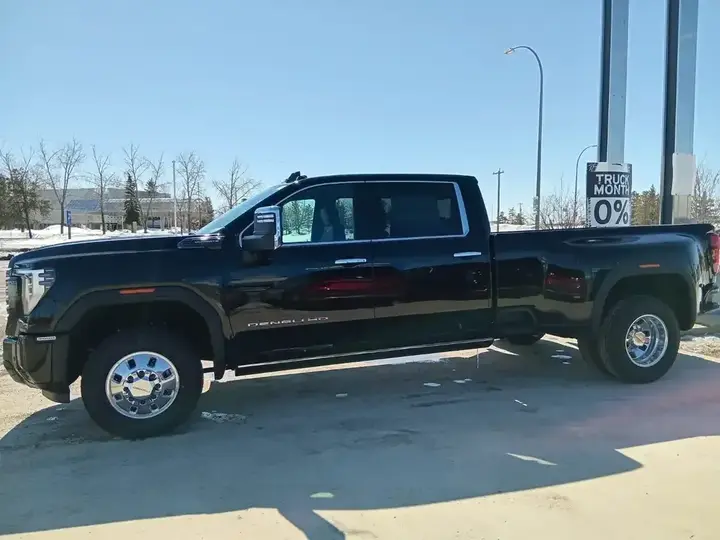 GMC Sierra 3500Hd 2026 photo 4