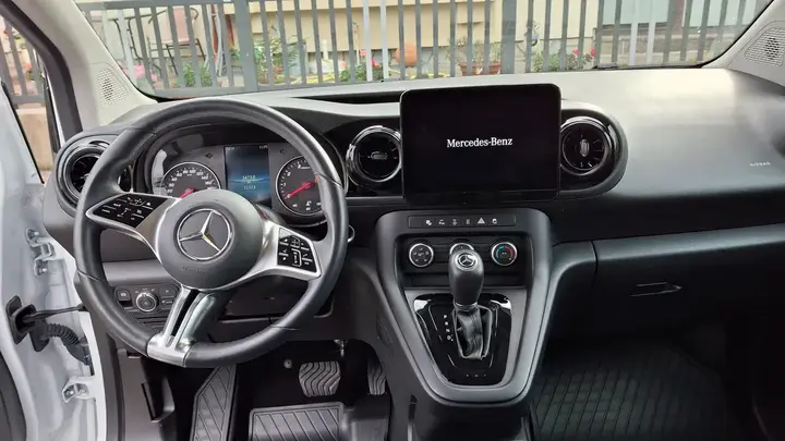 Mercedes-Benz T-Klasse 2025 photo 2