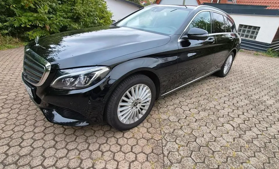 Mercedes-Benz C220
