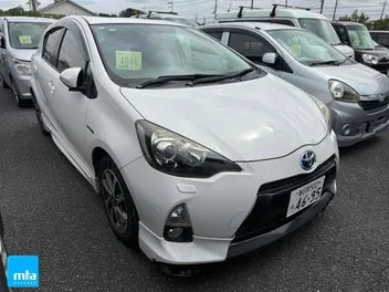 Toyota Aqua 2014 photo 2