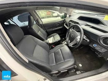 Toyota Aqua 2014 photo 4