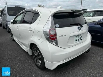 Toyota Aqua 2014 photo 3