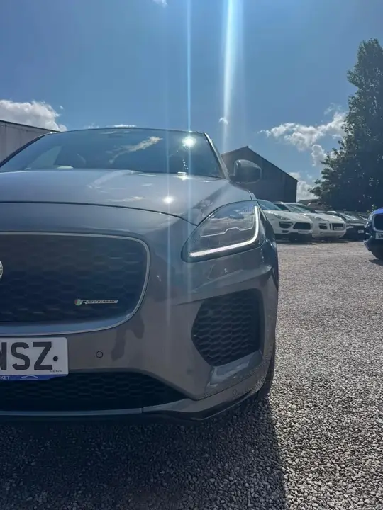 Jaguar E-Pace 2018 photo 4
