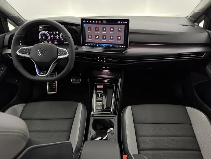 Volkswagen Golf 2026 photo 3
