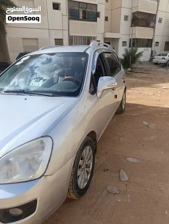 Kia Carens 2011 photo 3
