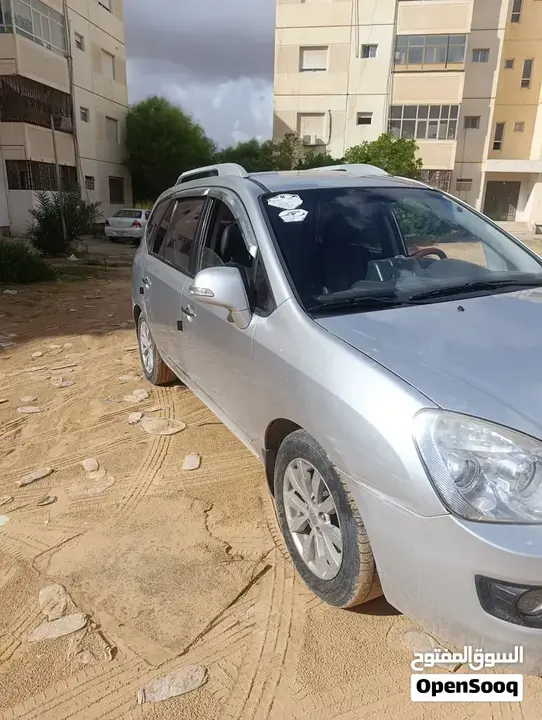 Kia Carens 2011 photo 4