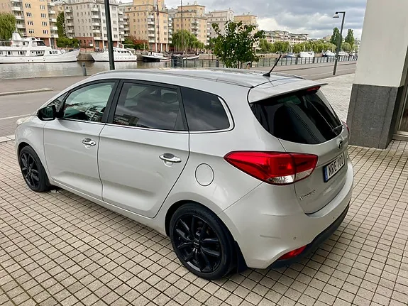 Kia Carens 2015 photo 3