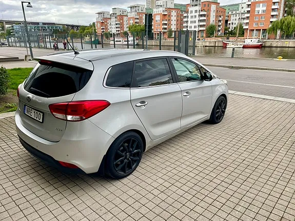 Kia Carens 2015 photo 4