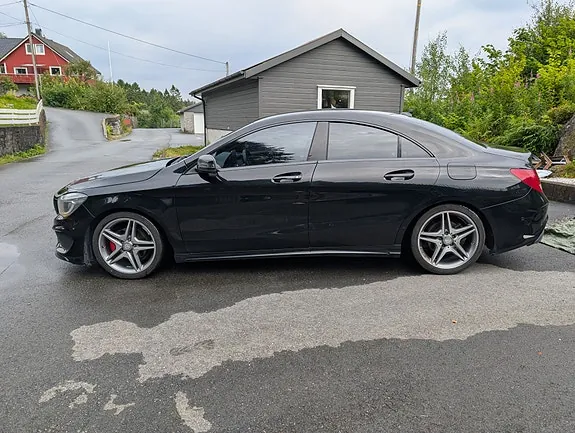 Mercedes-Benz Cla180 2015 photo 2