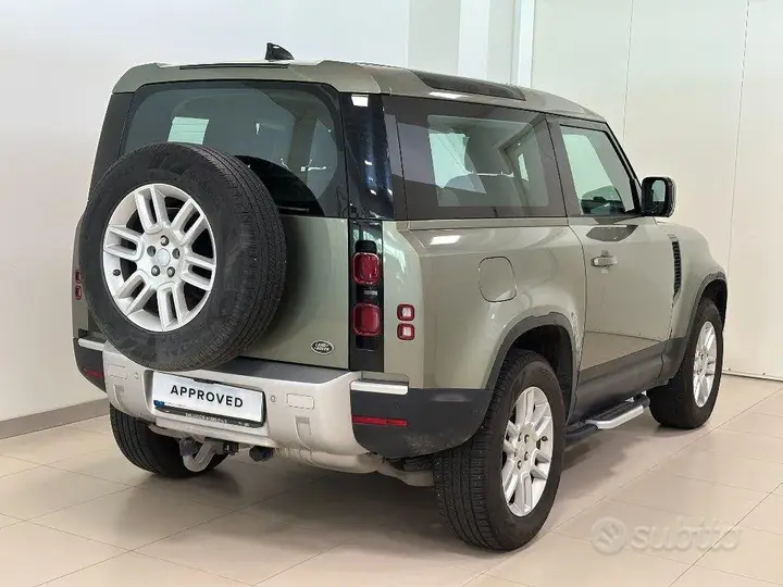 Land Rover Defender 2021 photo 4