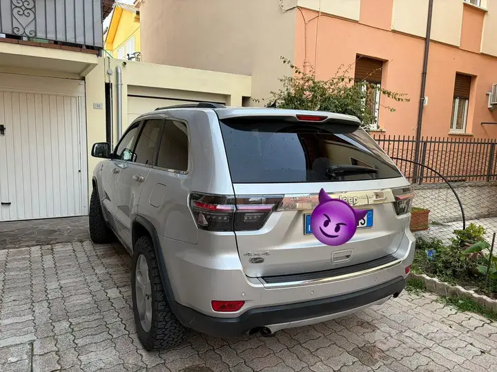 Jeep Grand Cherokee 2013 photo 2